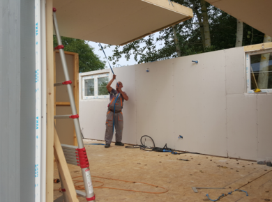 Mise en place du plafond - Nature Loisirs et Promotions Calvados Plage